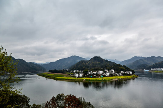 安徽省黄山市深渡凤凰岛