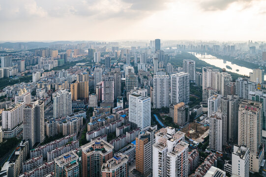 广西南宁金湖广场城市风光