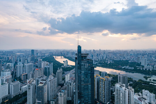 广西南宁金湖广场城市风光