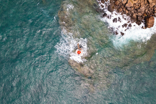广西北海涠洲岛鳄鱼山灯塔航拍