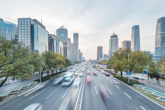 黄昏北京的道路建筑