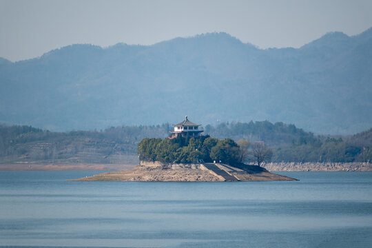 万佛湖远眺山水风光