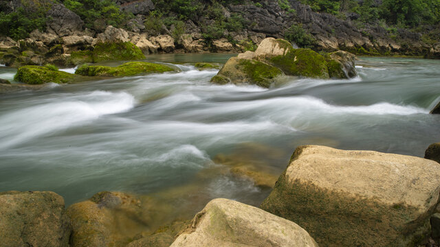 水源河水河流