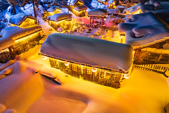 中国东北雪乡风景区夜景