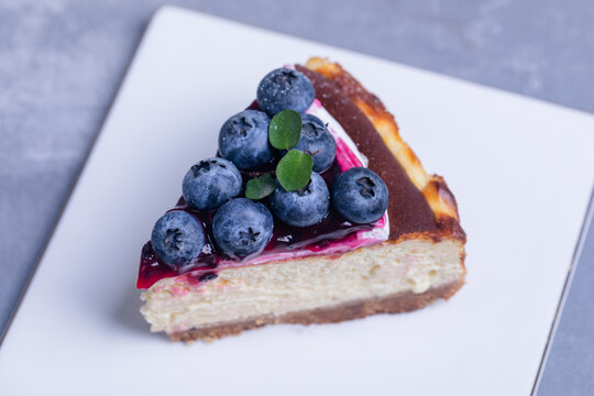 蓝莓巴斯克蛋糕