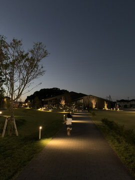 日本宇治市一公园夜景