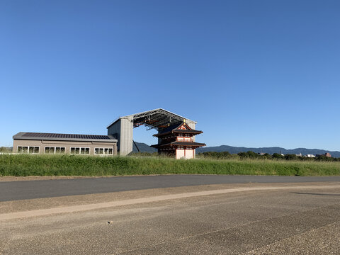 晴空下的平城宫迹修建中