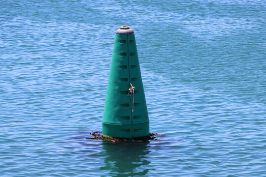 大海浮筒信标航道漂浮物