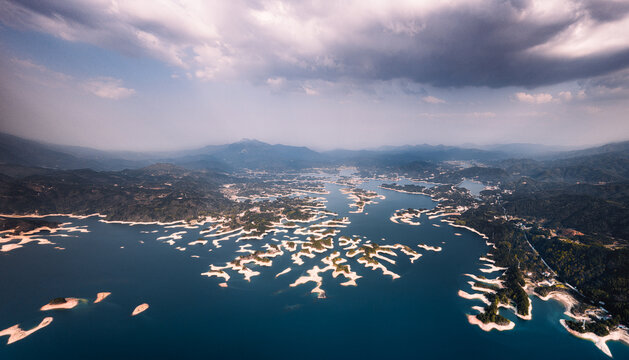 湖南岳阳铁山水库千岛湖风光