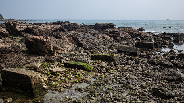 深圳西涌海岸上的礁石