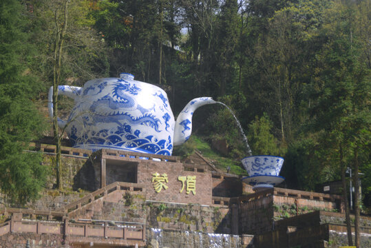 雅安蒙顶巨型瓷器山茶壶茶杯