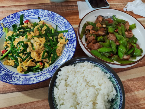 青椒炒肉韭菜鸡蛋