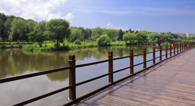 伊春木雕園