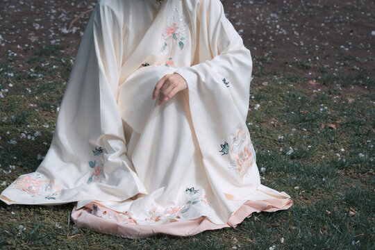 古风人物和花朵