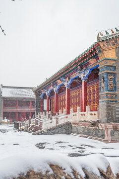 冬天雪后沈阳故宫的崇政殿