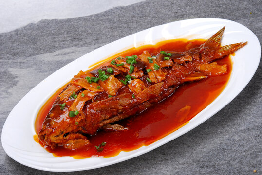 紅燒鯉魚(yú)