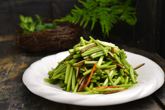 芹菜炒香干