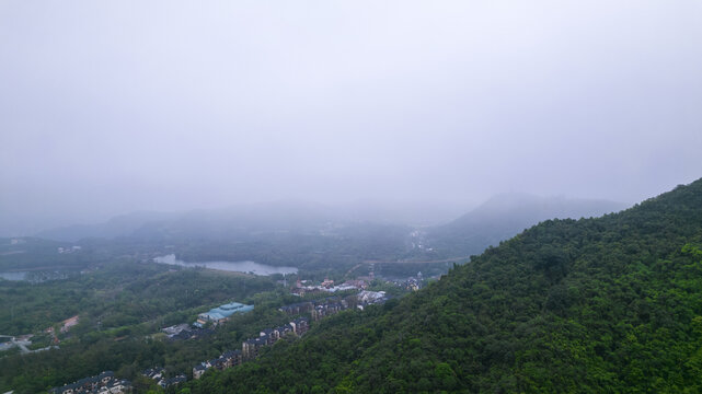 雨雾山林深圳东部华侨城