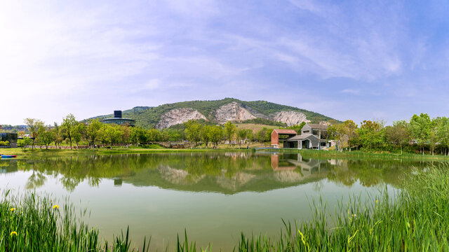 南京汤山矿坑公园美景