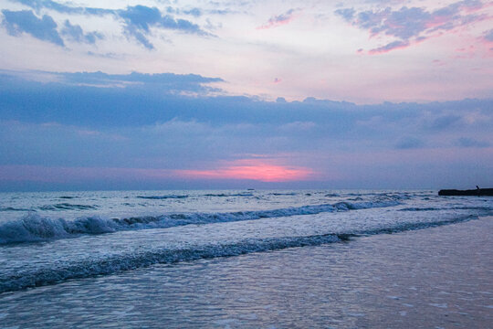 北海银滩夕阳