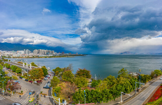 航拍云南大理洱海风光湖泊湿地