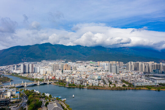 航拍云南大理洱海风光湖泊湿地