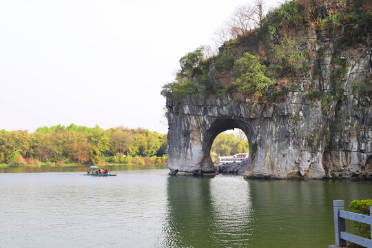 象鼻山