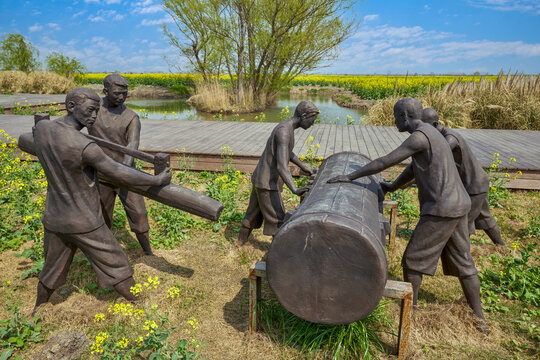 乡村劳动场景雕塑