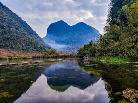 广西靖西鹅泉喀斯特山水风光