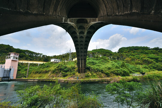 万泉河峡谷漂流