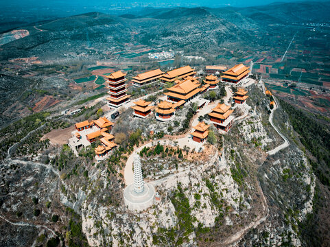 航拍山东枣庄峄城区大光明寺