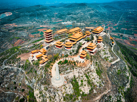 航拍山东枣庄峄城区大光明寺