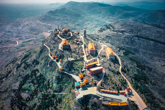 航拍山东枣庄峄城区大光明寺