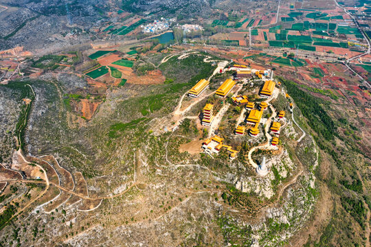 航拍山东枣庄峄城区大光明寺