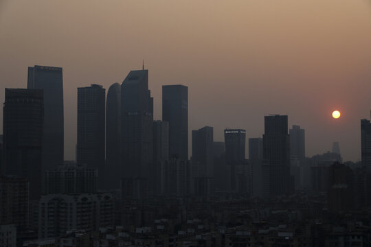 城市夕阳