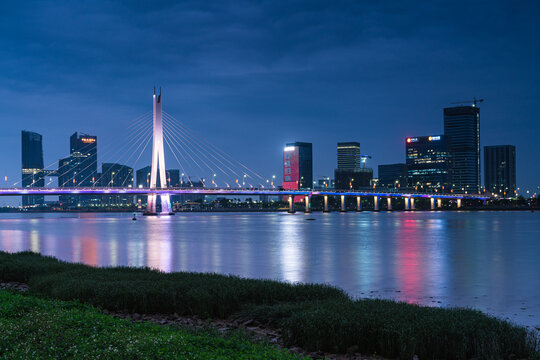 南沙凤凰一桥与灵山岛夜景