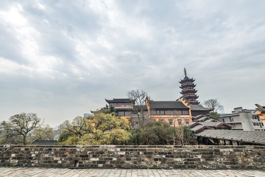 樱花季的南京明长城和鸡鸣寺