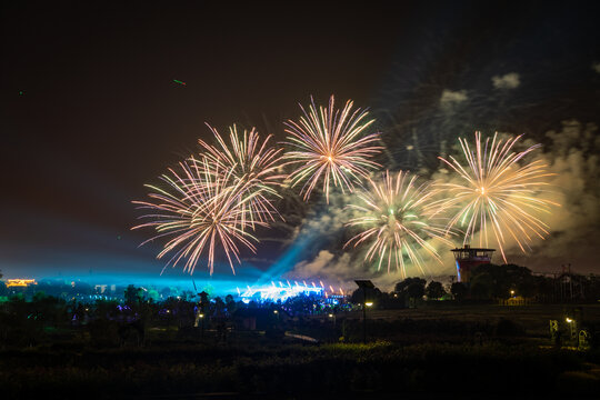 武汉花博汇烟花夜景