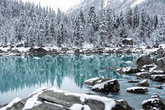 西藏旅游八宿然乌湖雪景