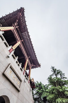 南京雨花台的雨花阁园林古建筑