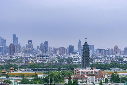 南京大报恩寺宝塔和城市建筑