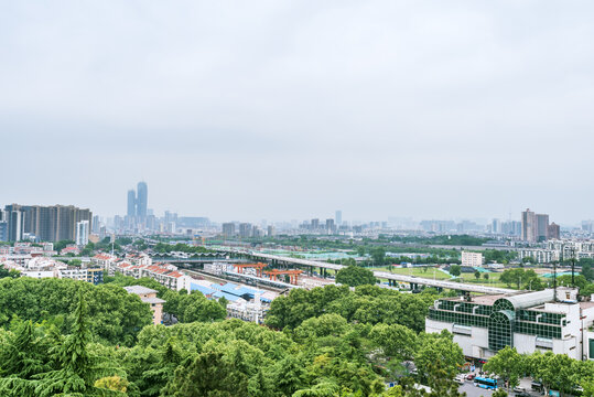 南京大报恩寺宝塔和城市建筑