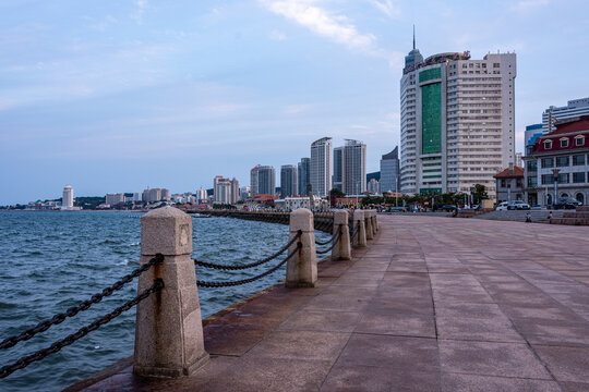 烟台山海边风景