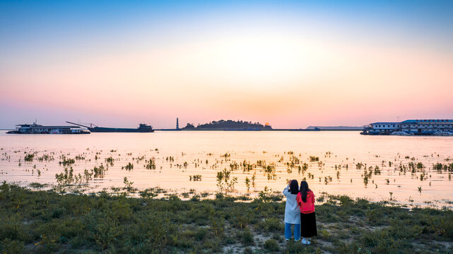 洞庭湖日落夕阳晚霞自然风光