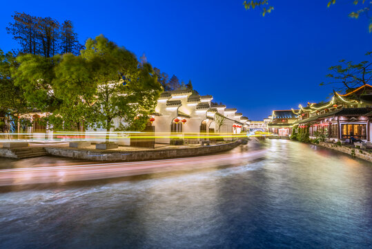 南京白鹭洲公园古建筑夜景