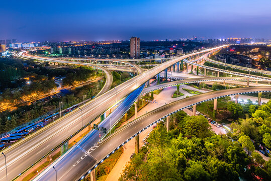 南京的立交桥城市建筑夜景