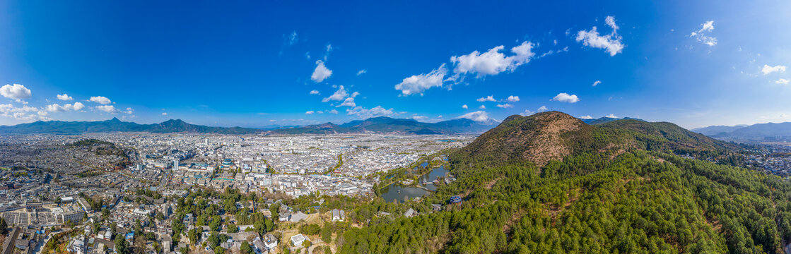 航拍云南丽江黑龙潭公园美景