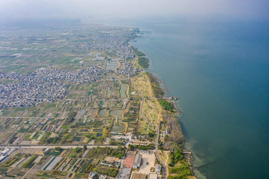 航拍云南大理洱海生态廊道美景