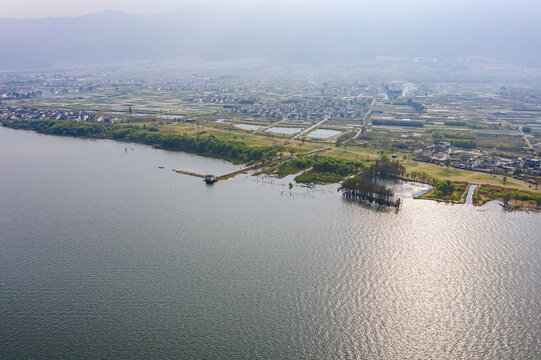 航拍云南大理洱海生态廊道美景