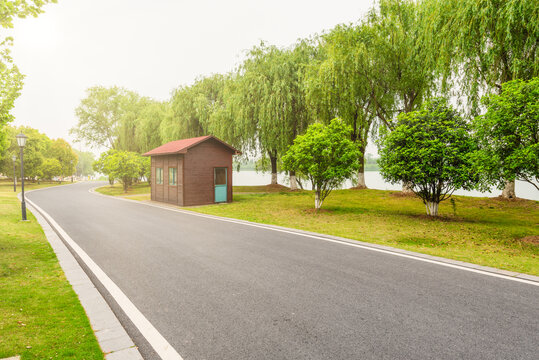 南京万景园里的园林建筑道路